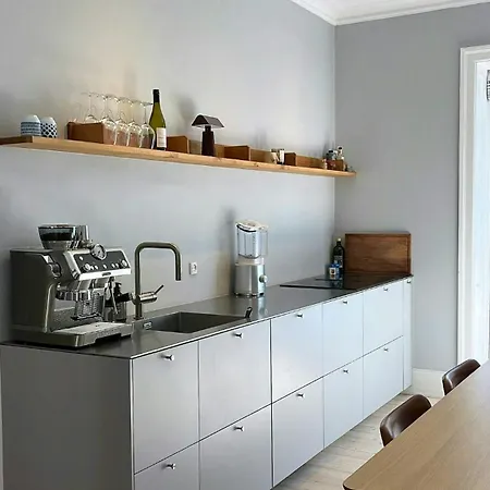Renovated Flat With Balcony In Amagerbro Kopenhagen