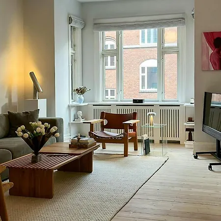 Renovated Flat With Balcony In Amagerbro Apartament