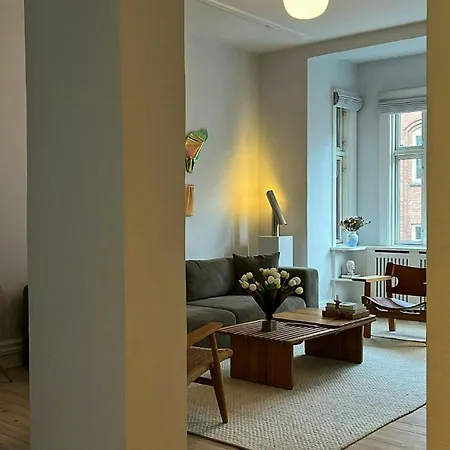 Renovated Flat With Balcony In Amagerbro Kopenhagen