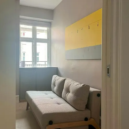 Apartament Renovated Flat With Balcony In Amagerbro *